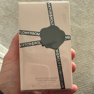 Viktor & Rolf Petite Flowerbomb Eau de Parfum - Cream and Black